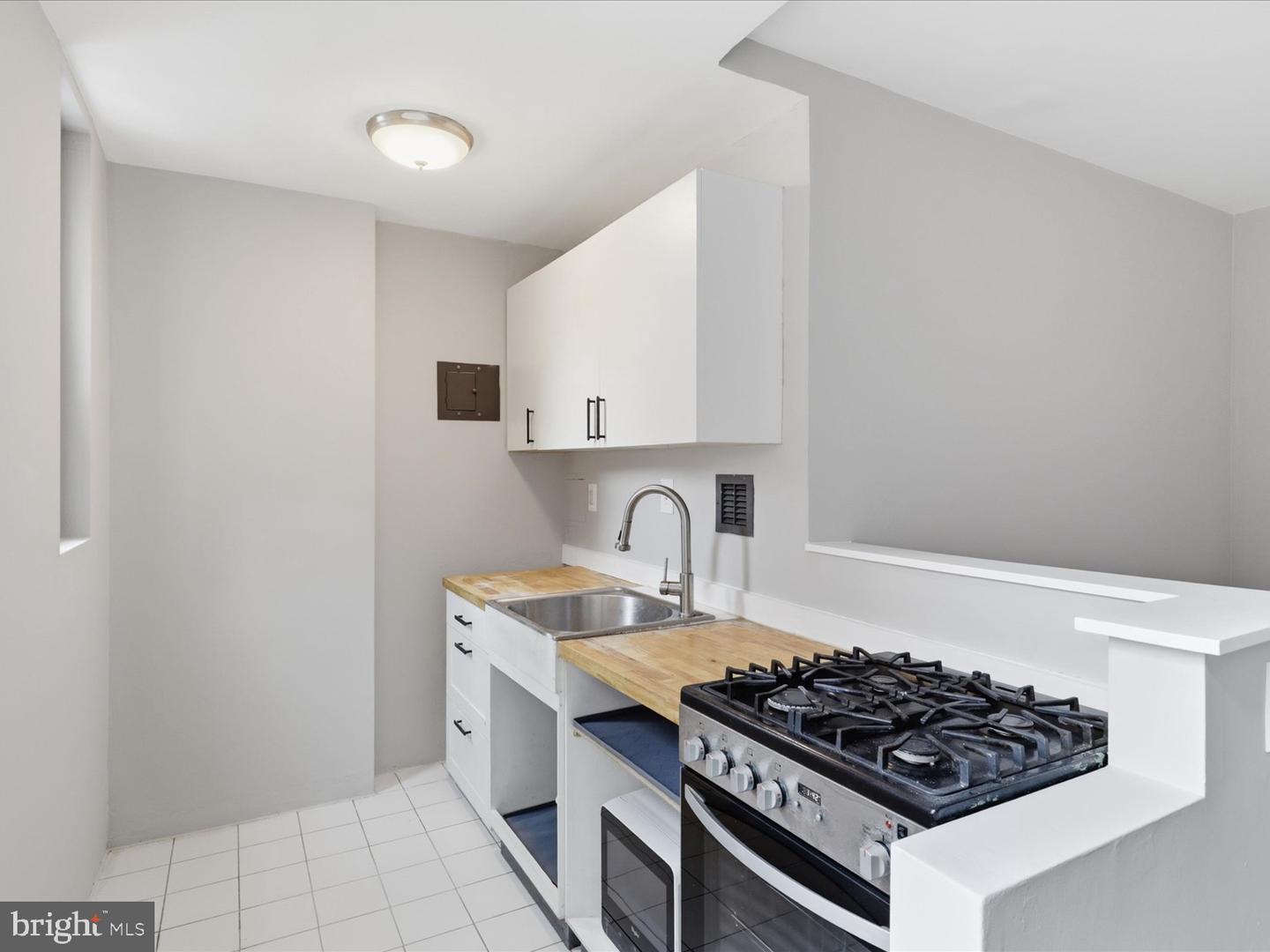 1021 Arlington Blvd #614 Property Photo 8
