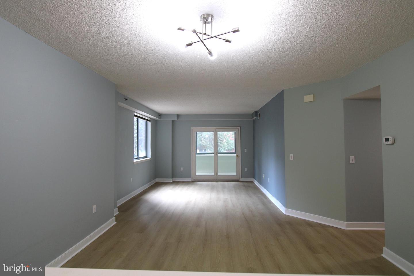 1045 N Utah St #2-210 Property Photo 4