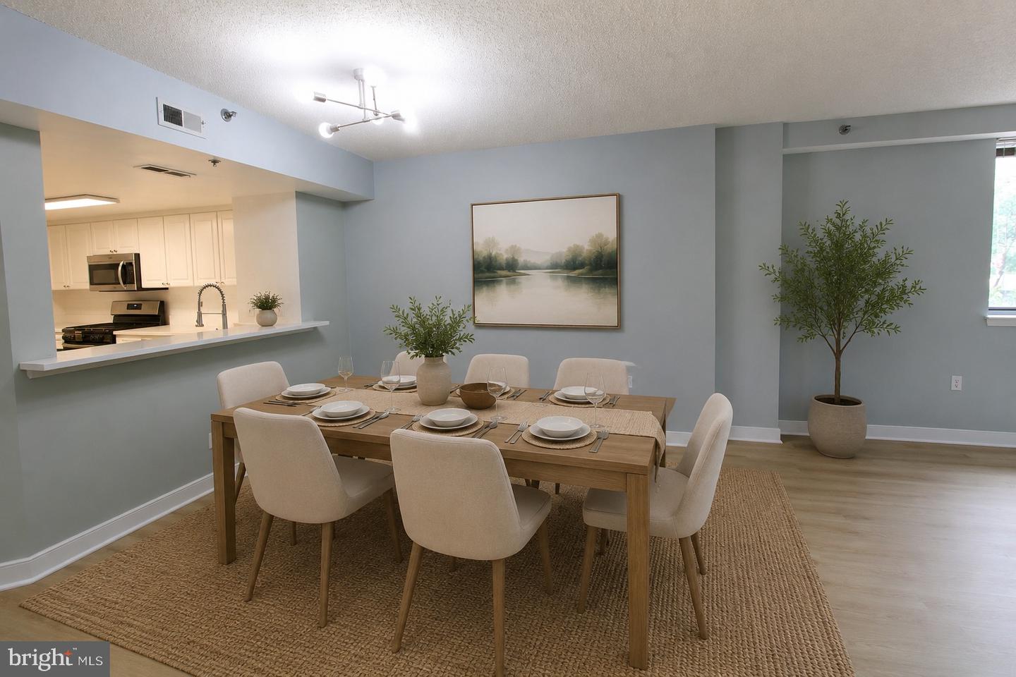 1045 N Utah St #2-210 Property Photo 5