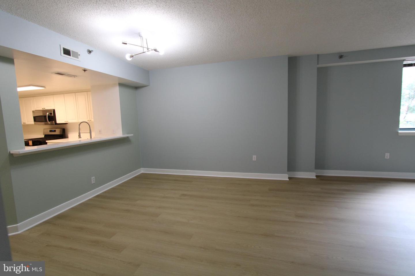 1045 N Utah St #2-210 Property Photo 6