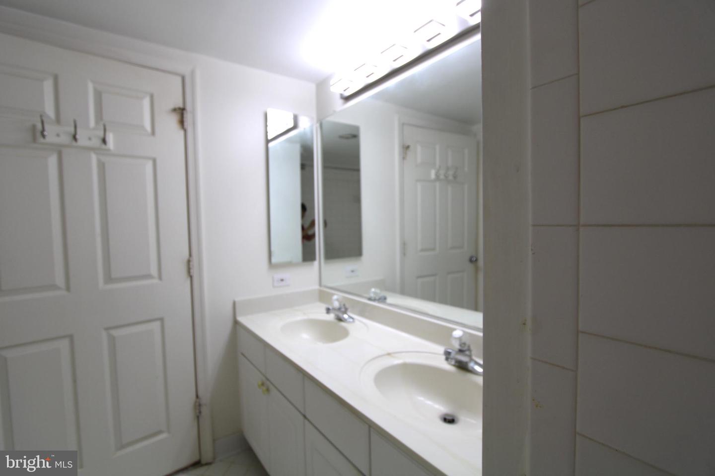 1045 N Utah St #2-210 Property Photo 16