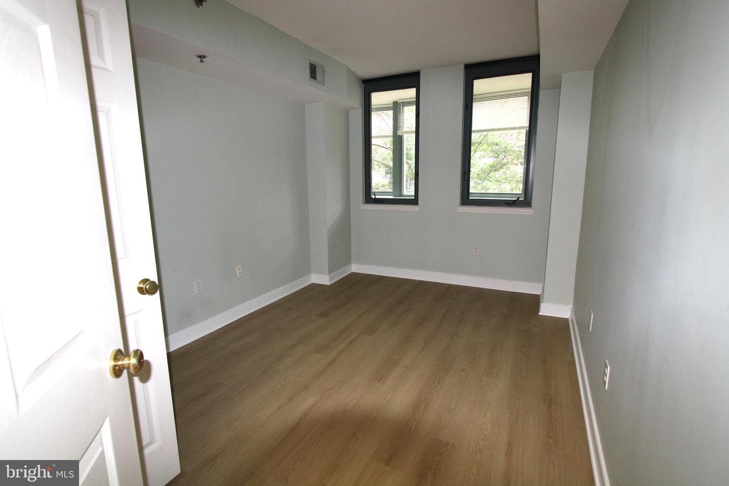 1045 N Utah St #2-210 Property Photo 18