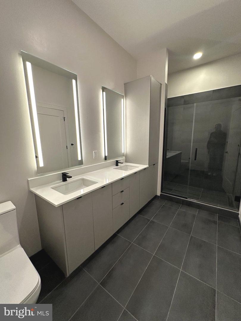 3030 Potomac Ave #ph1 Property Photo 9