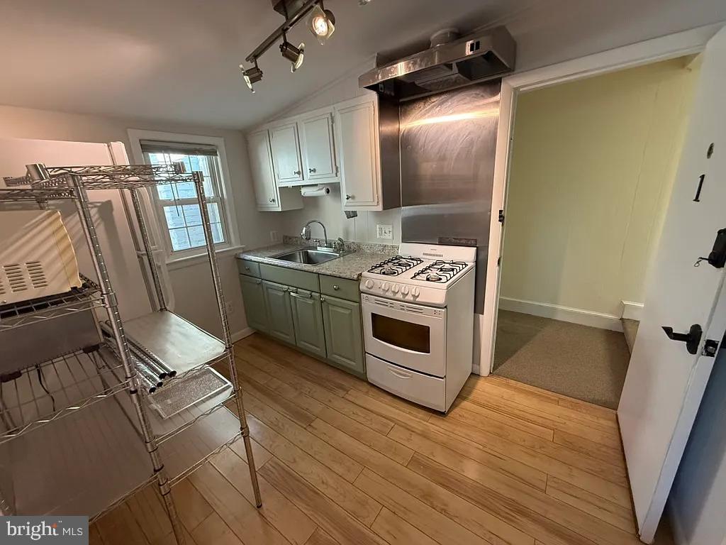 2642 Pershing Dr N #1 Property Photo 1