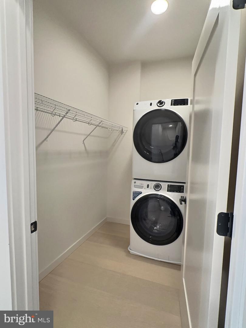 3030 Potomac Ave #th6 Property Photo 13