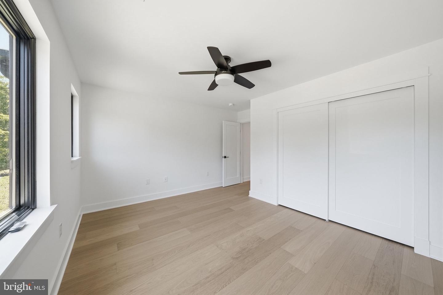 844 N Burlington St Property Photo 14