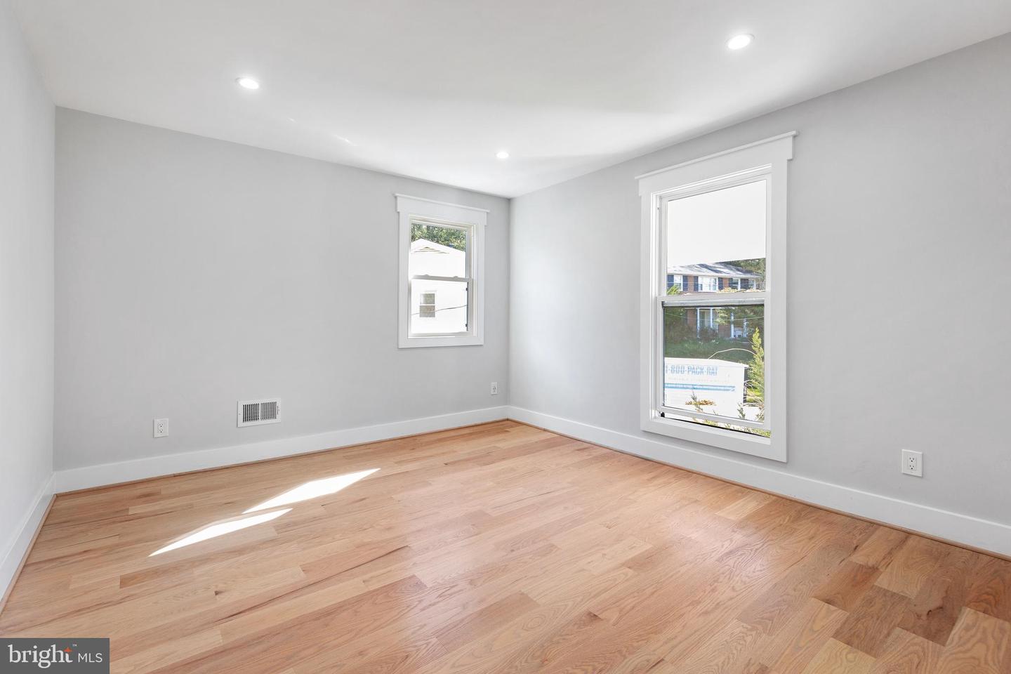 2100 S Pierce St Property Photo 33