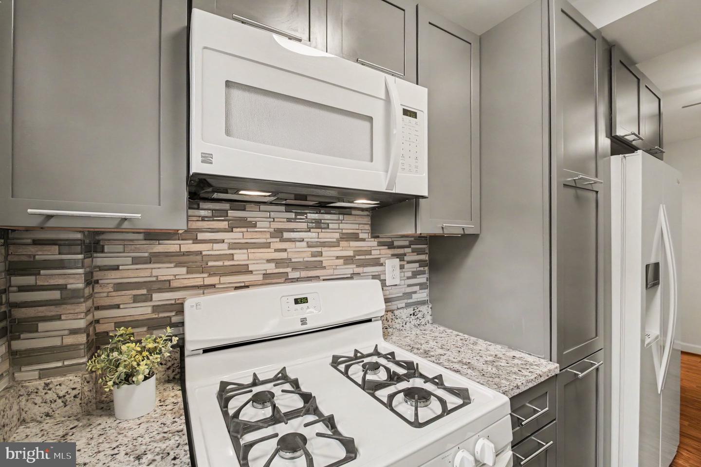 4318 N Pershing Dr #43181 Property Photo 4