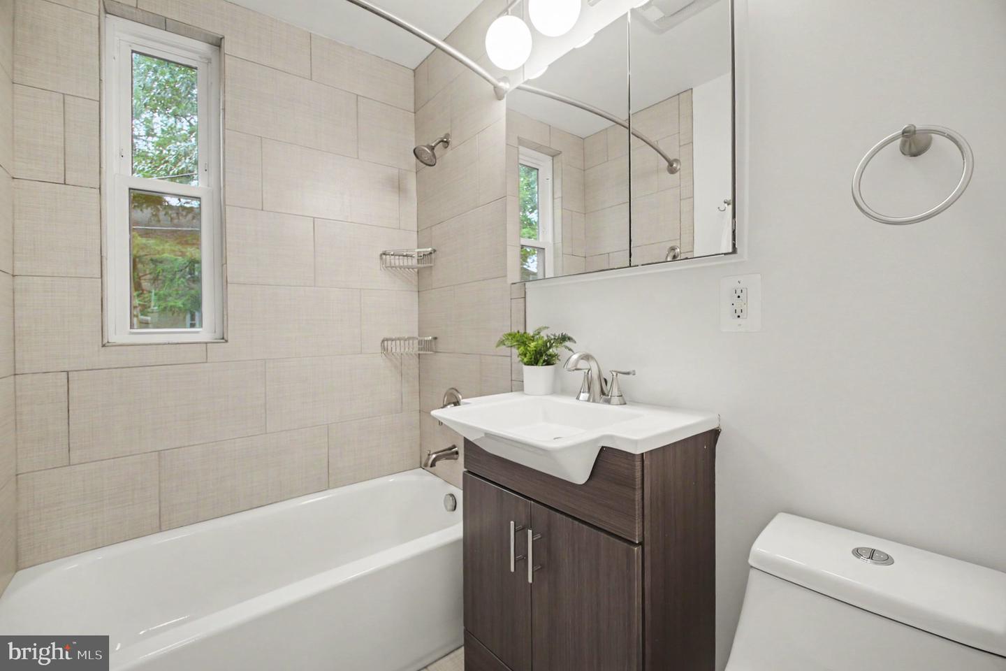 4318 N Pershing Dr #43181 Property Photo 12