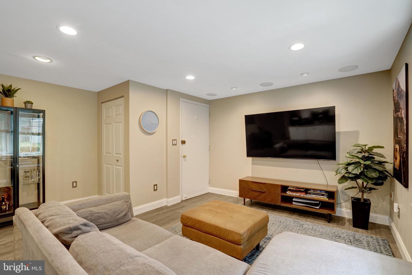 706 S Arlington Mill Dr #18103 Property Photo 2