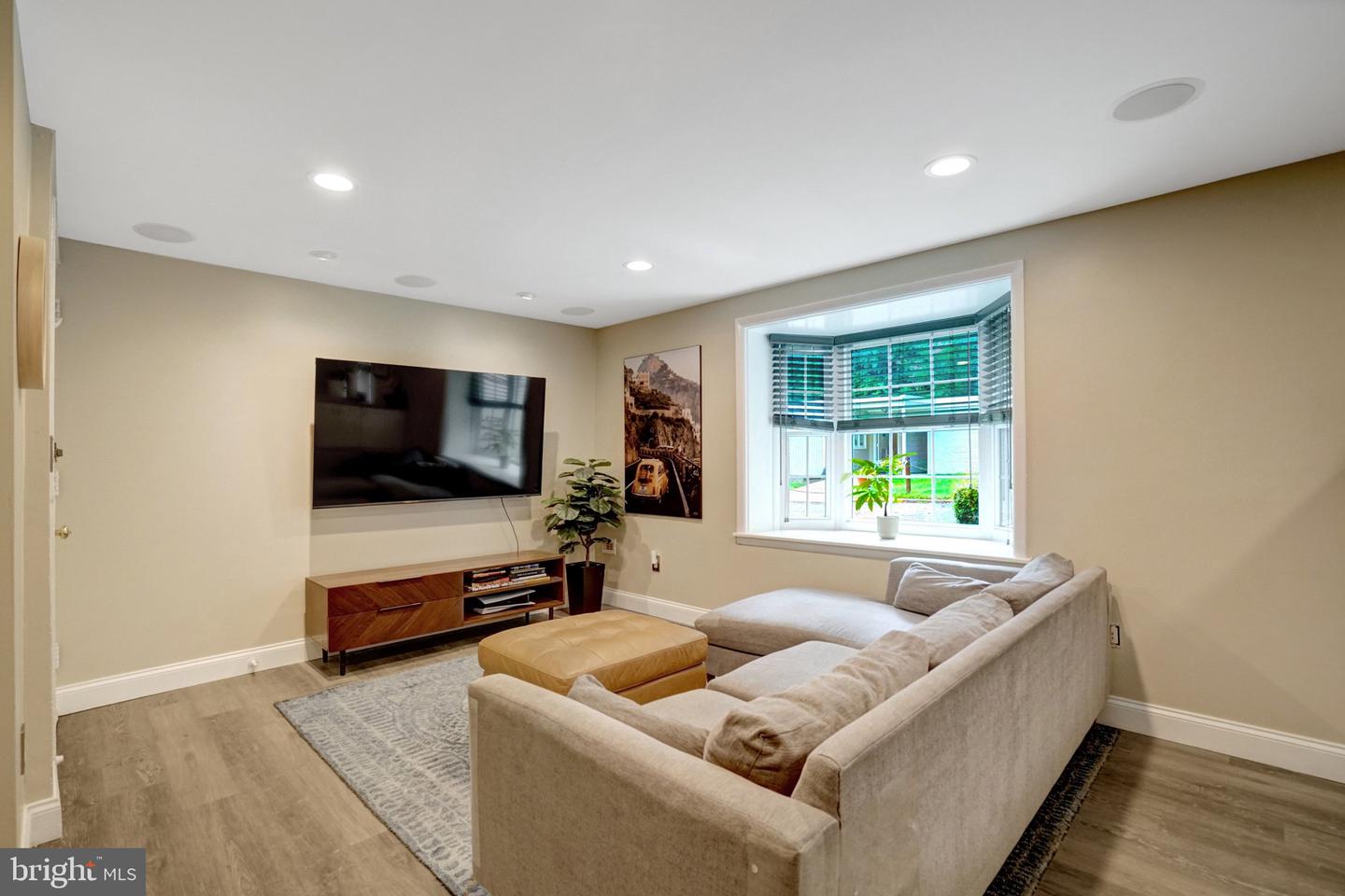706 S Arlington Mill Dr #18103 Property Photo 3