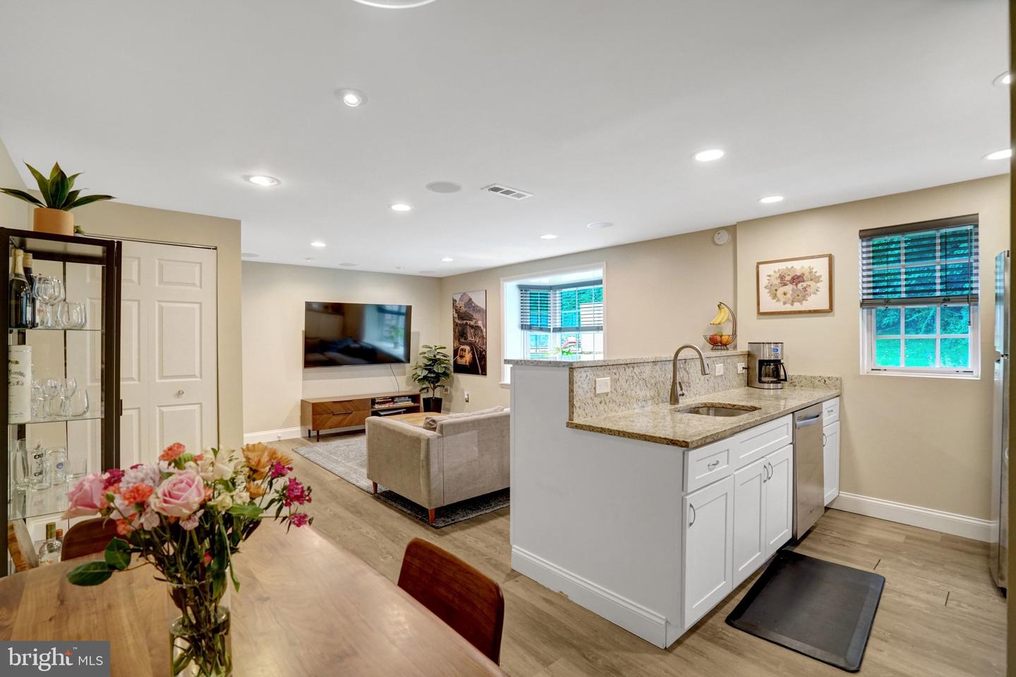 706 S Arlington Mill Dr #18103 Property Photo 6