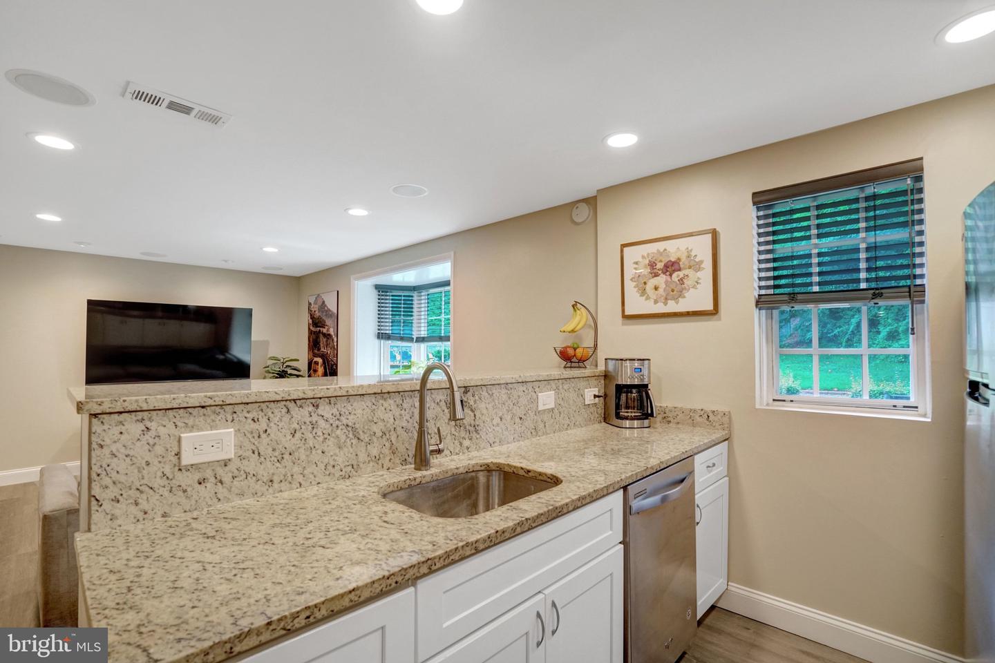 706 S Arlington Mill Dr #18103 Property Photo 8