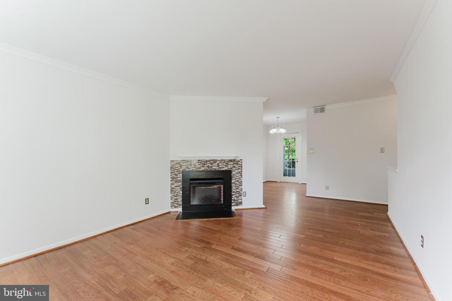 2725 S Walter Reed Dr #b Property Photo 4