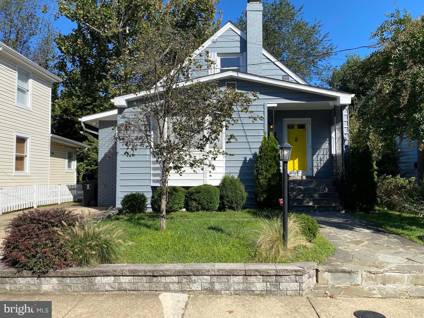 323 S ADAMS ST Property Photo 1