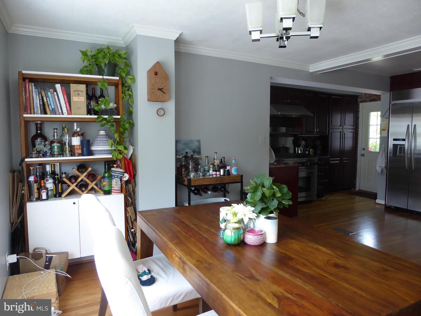323 S Adams St Property Photo 8