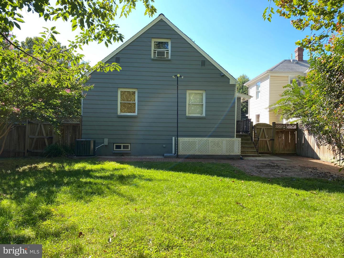 323 S Adams St Property Photo 43