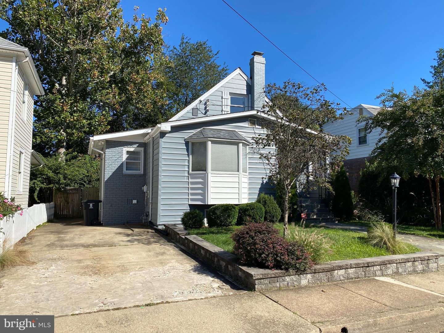 323 S Adams St Property Photo 44