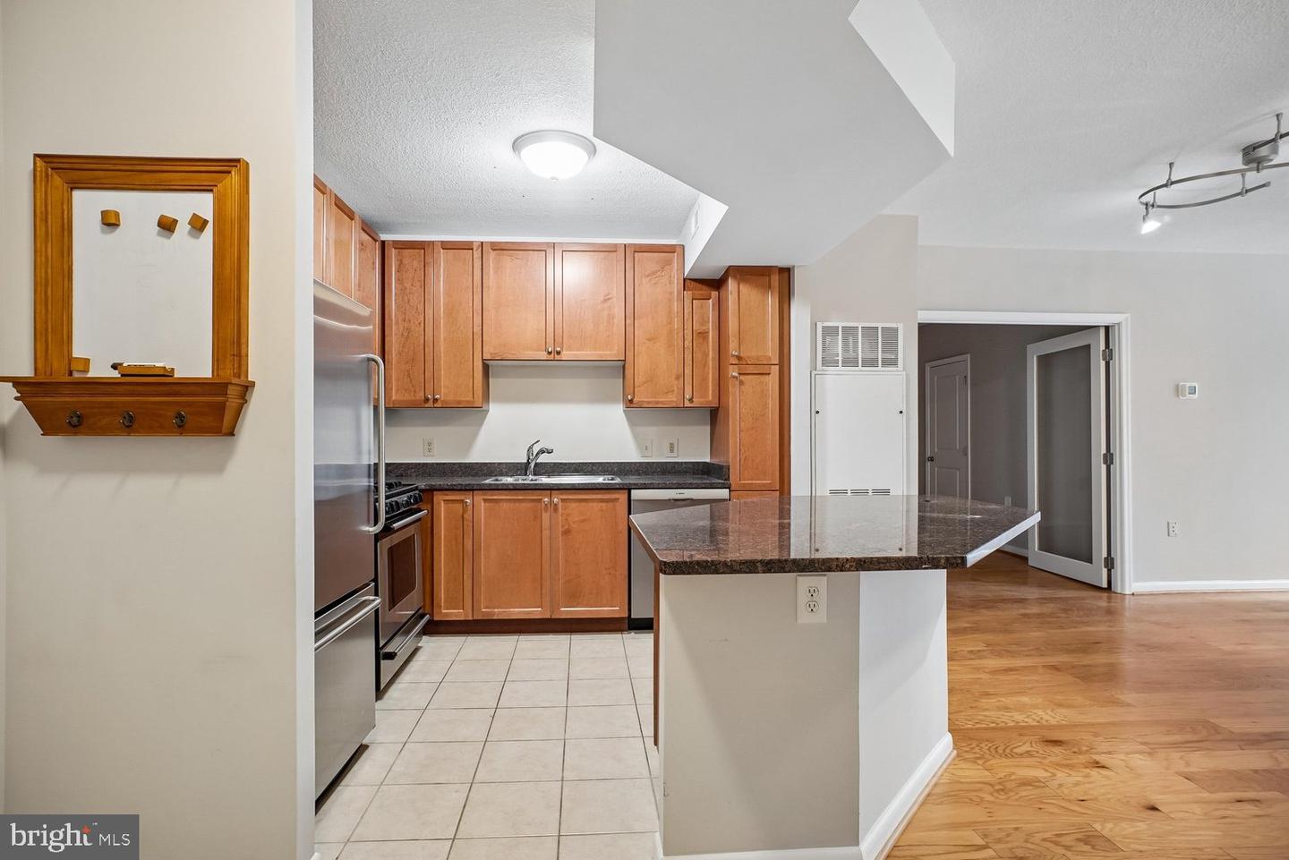 VAAR2077662 Property Photo 8