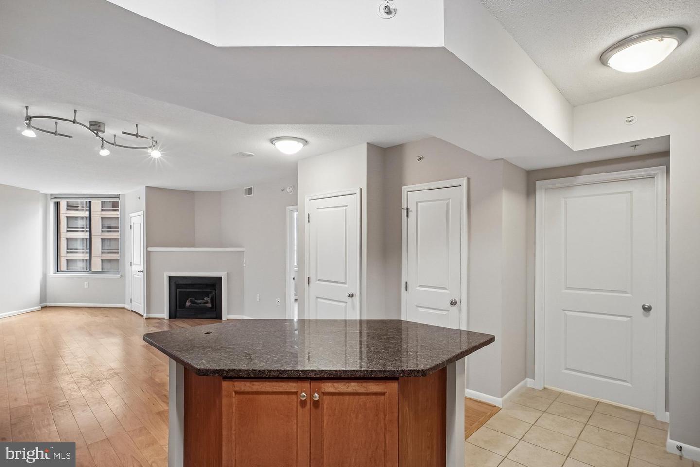 VAAR2077662 Property Photo 9