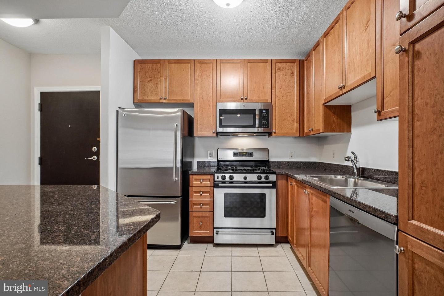VAAR2077662 Property Photo 10