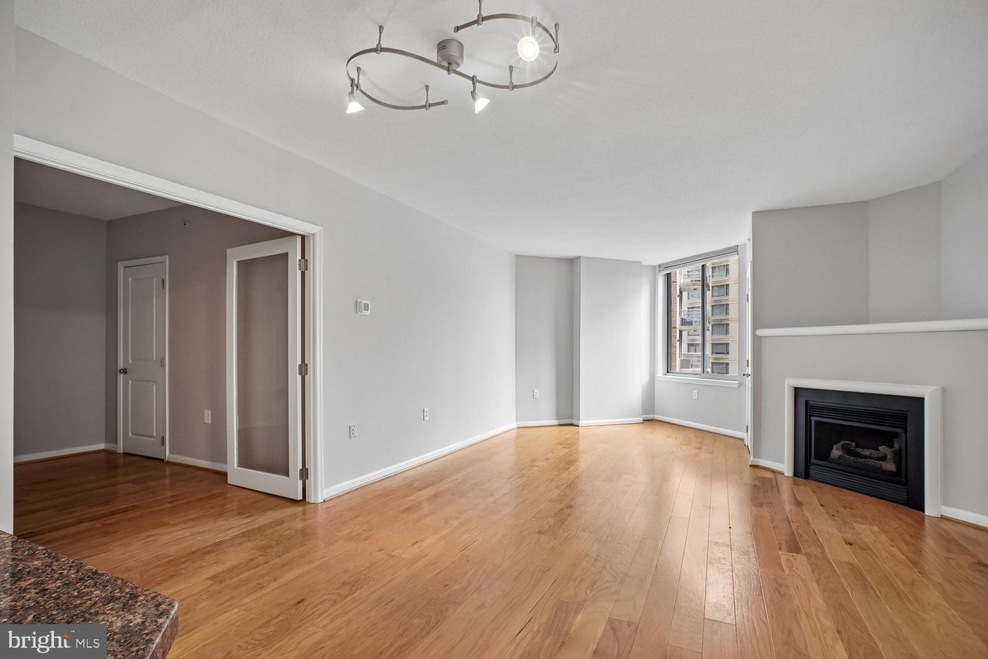 VAAR2077662 Property Photo 11
