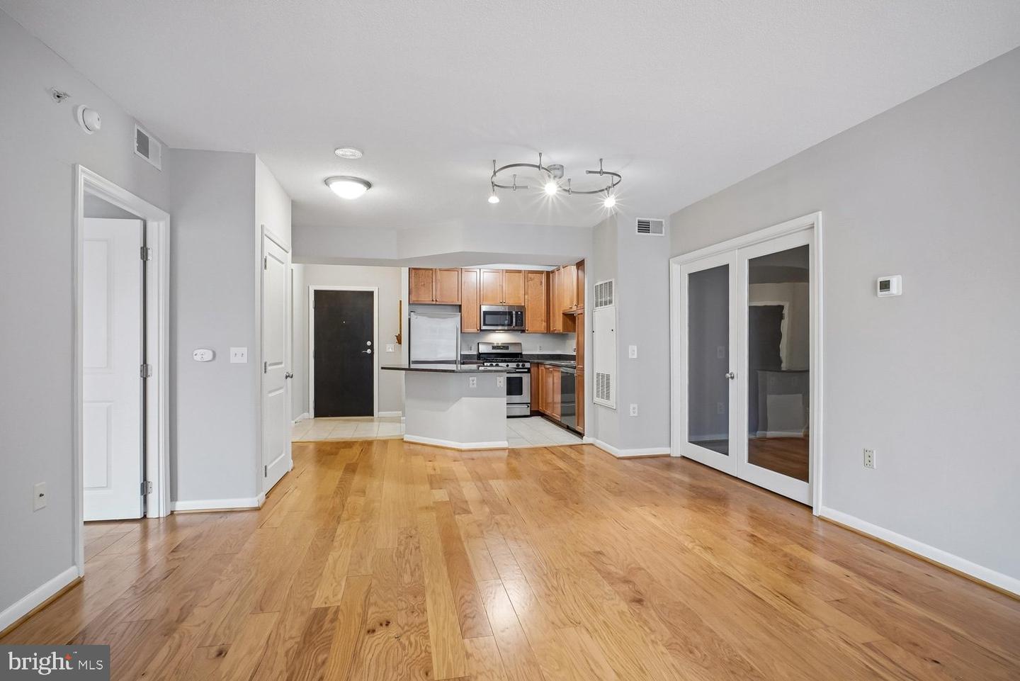VAAR2077662 Property Photo 12