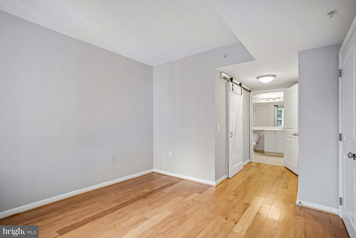 VAAR2077662 Property Photo 20