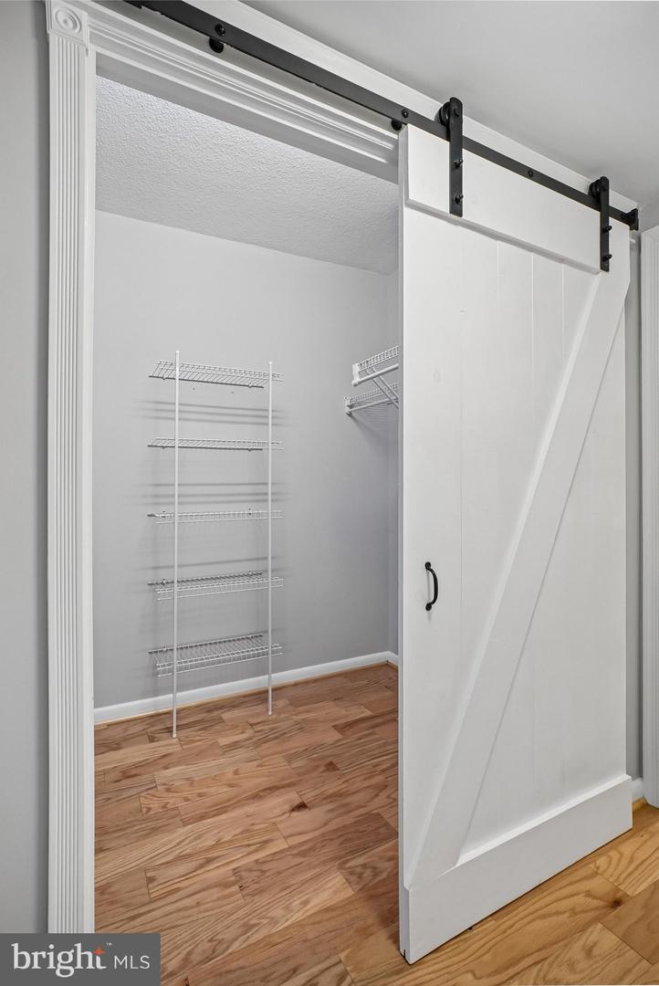 VAAR2077662 Property Photo 23