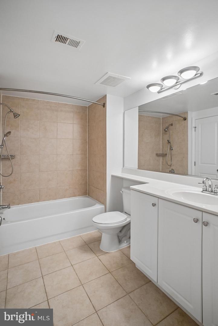 VAAR2077662 Property Photo 27