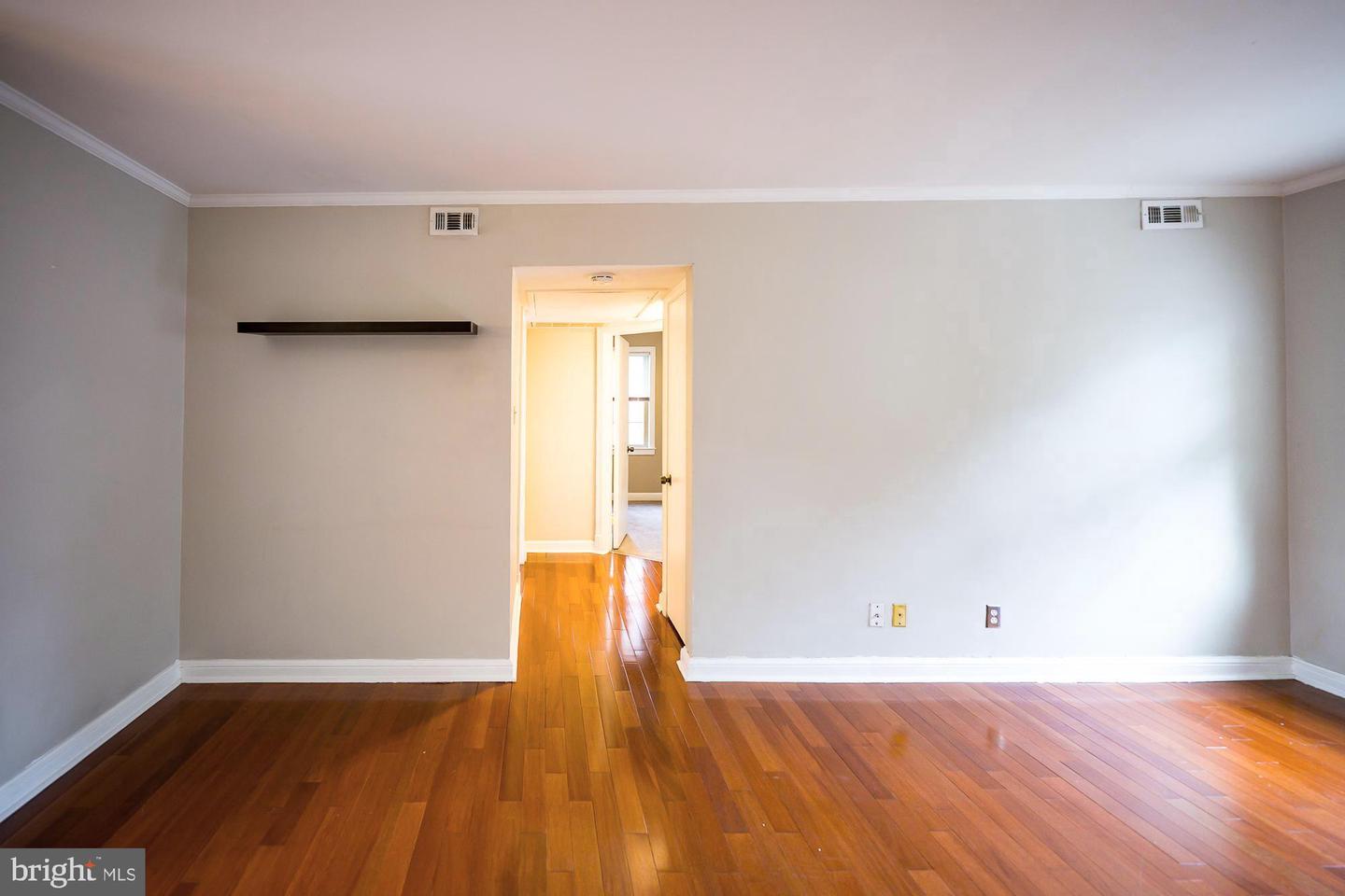 2805 Arlington Blvd Property Photo 8