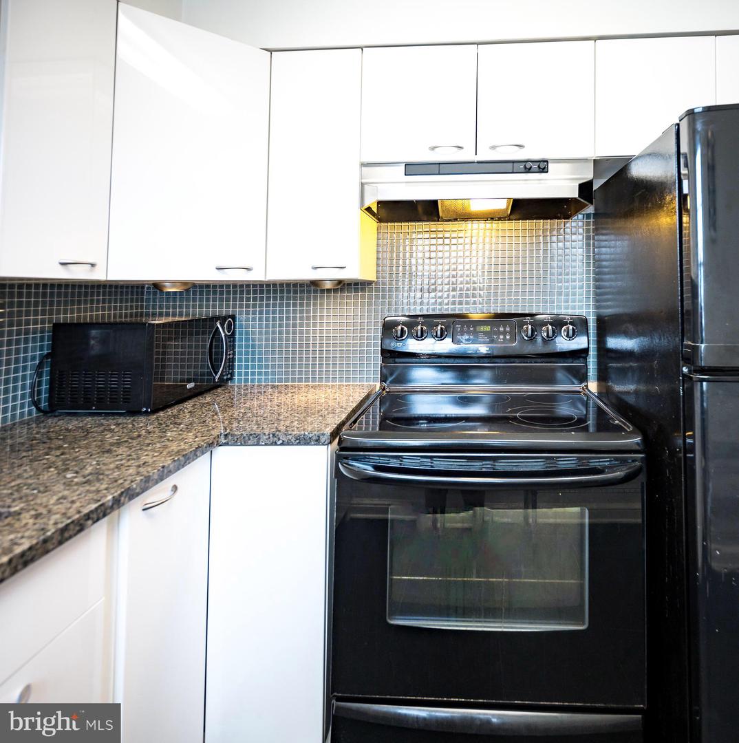 2805 Arlington Blvd Property Photo 10