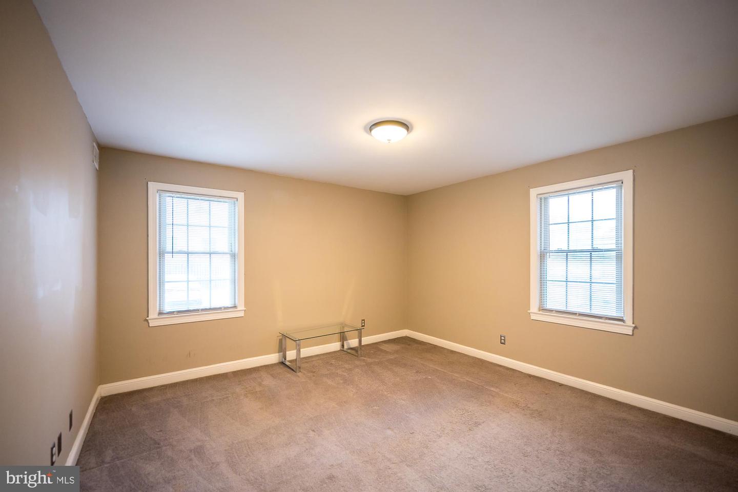 2805 Arlington Blvd Property Photo 12