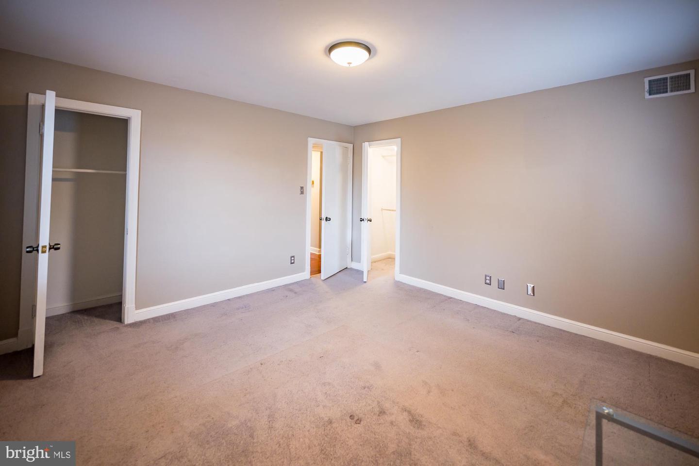 2805 Arlington Blvd Property Photo 13
