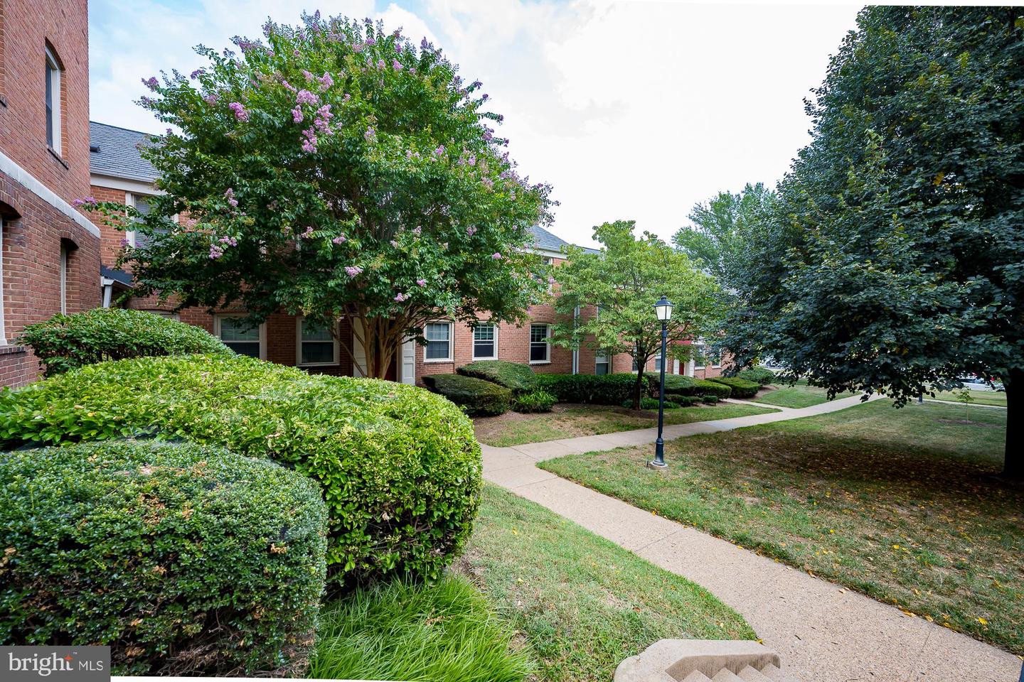 2805 Arlington Blvd Property Photo 17