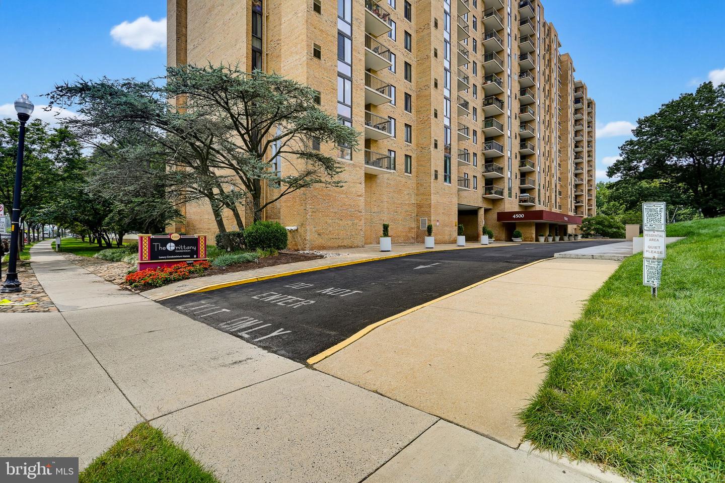 4500 S Four Mile Run Dr #314 Property Photo 2