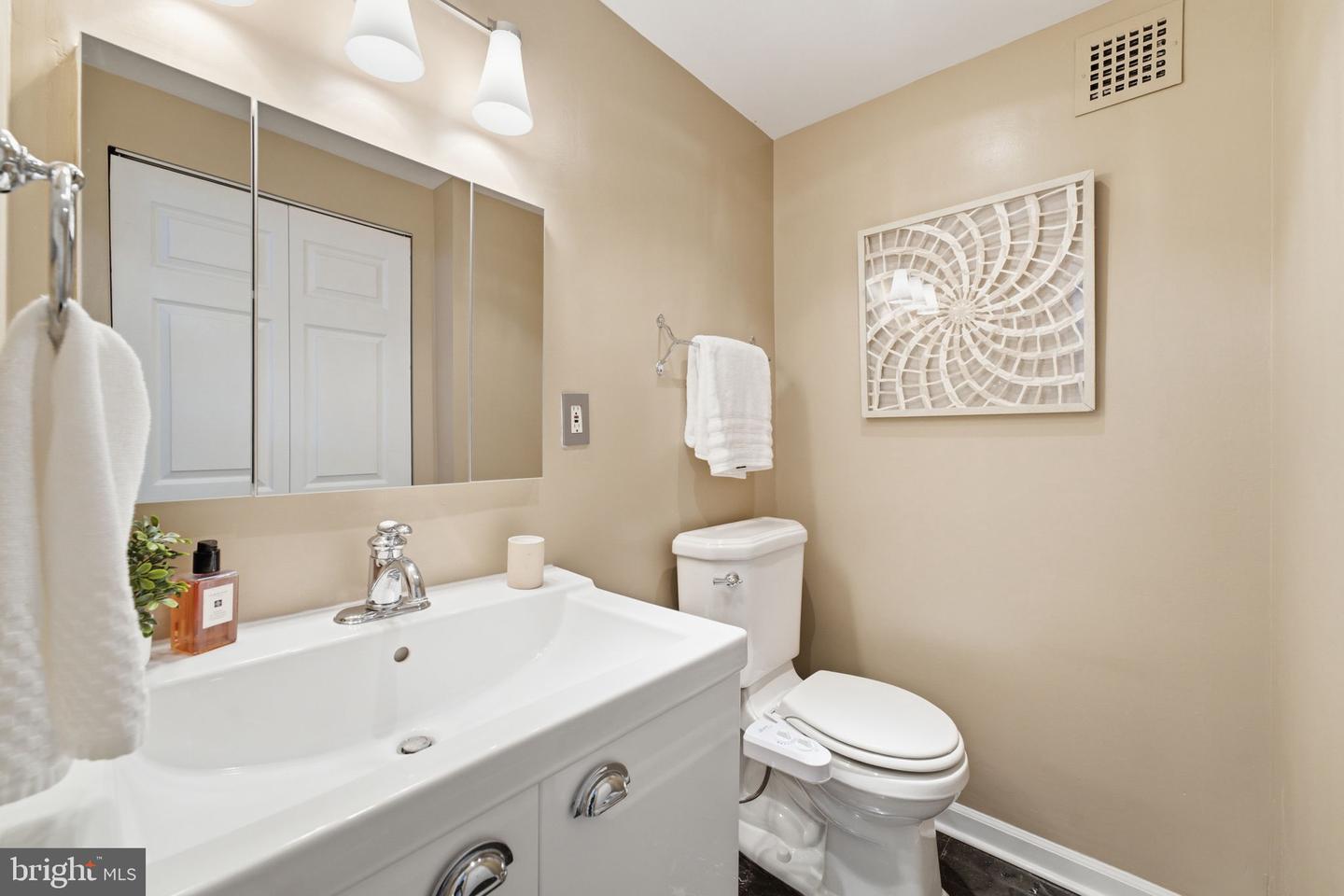 4141 N Henderson Rd #1026 Property Photo 16