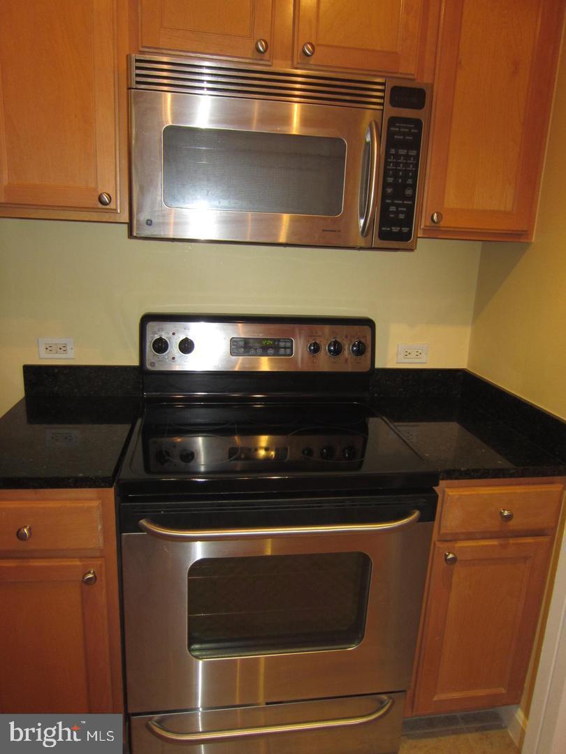 880 N Pollard St #704 Property Photo 9