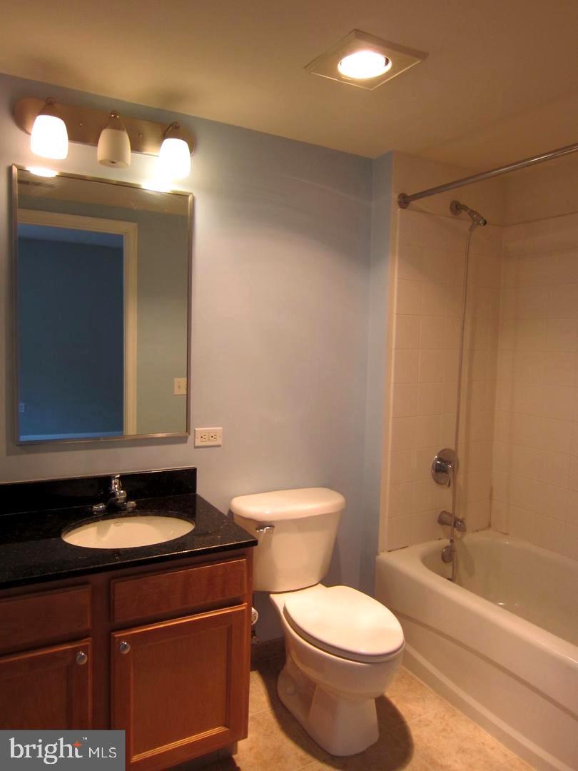 880 N Pollard St #704 Property Photo 13
