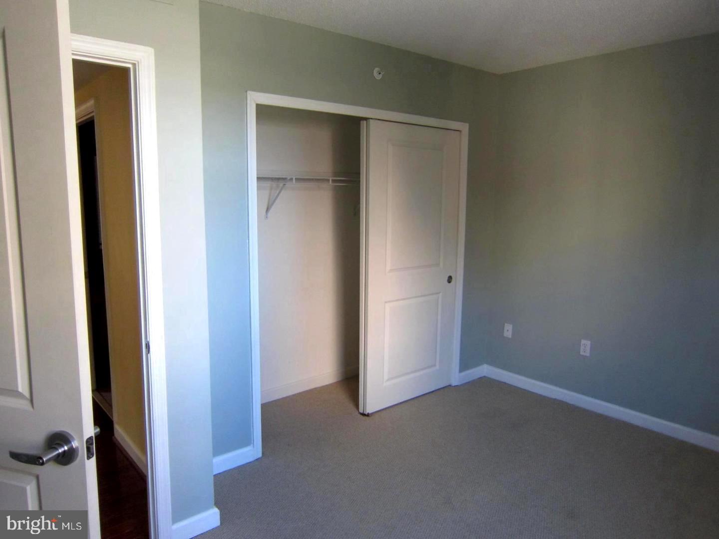 880 N Pollard St #704 Property Photo 15