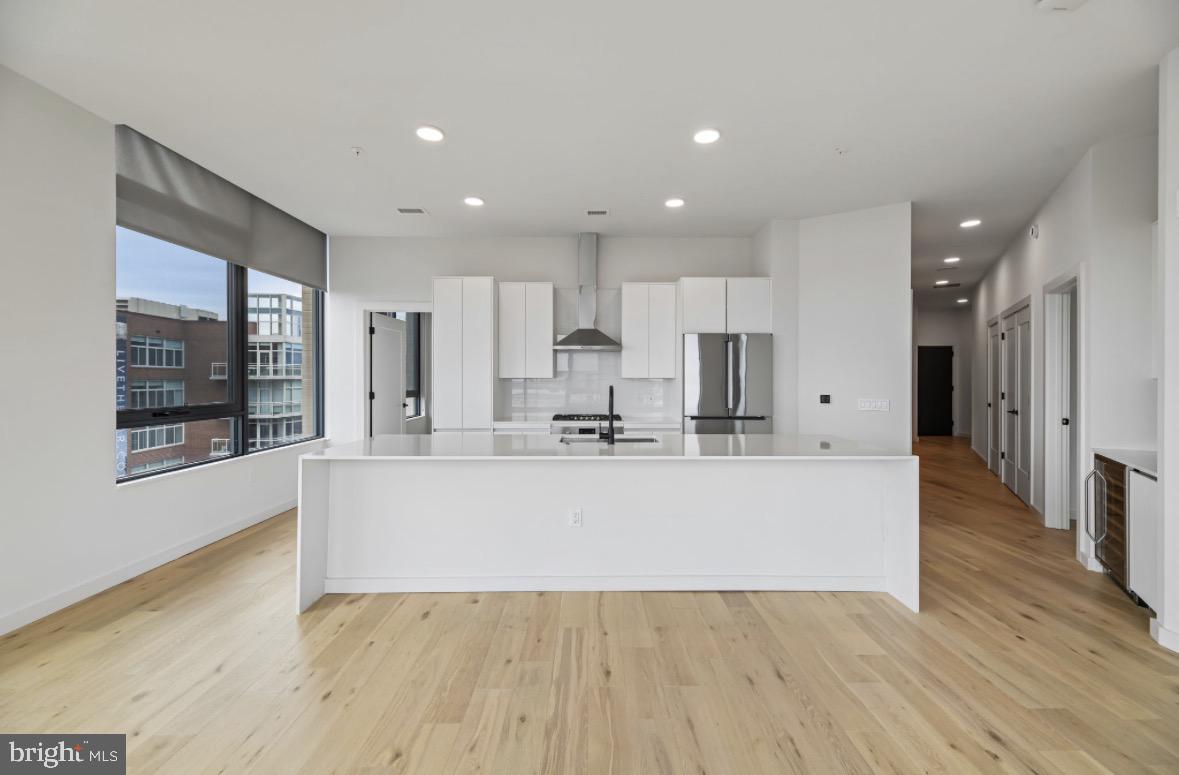 3130 Potomac Ave #ph1 Property Photo 1