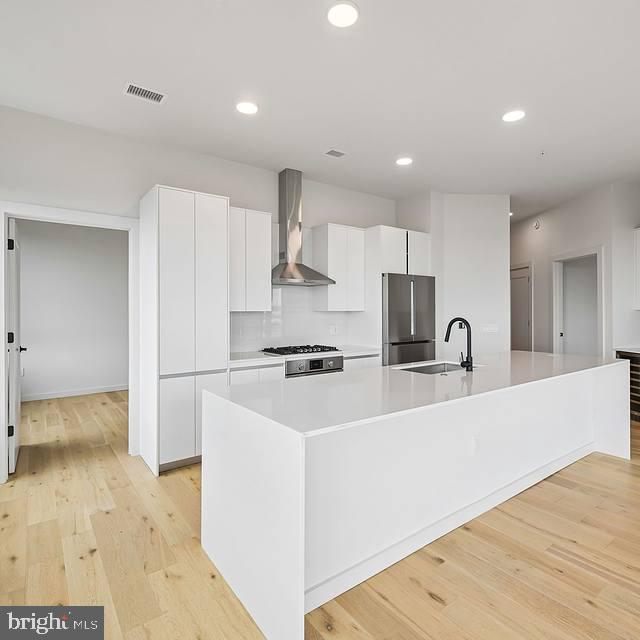 3130 Potomac Ave #ph1 Property Photo 3