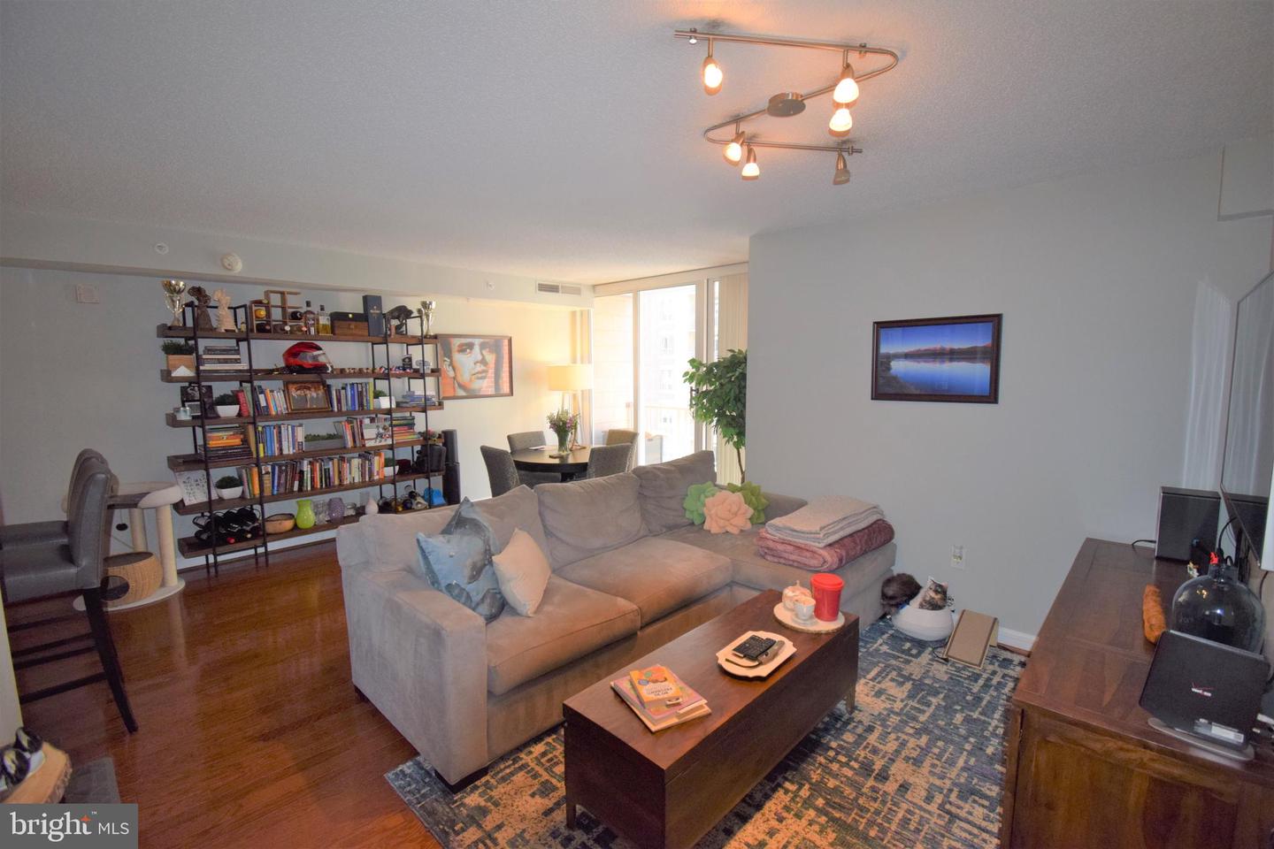 880 N Pollard St #824 Property Photo 1