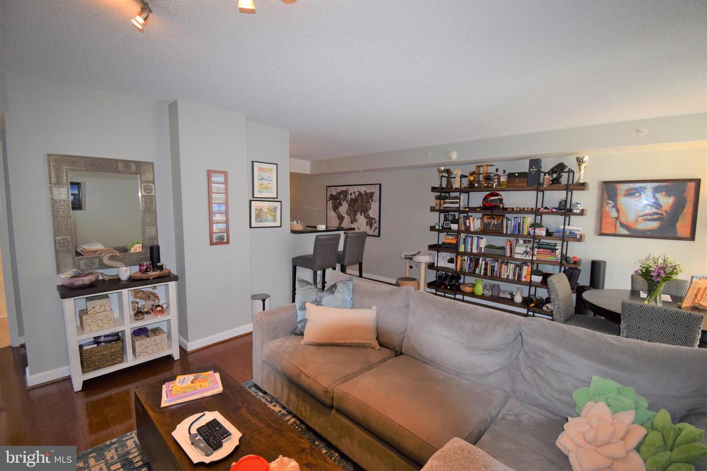 880 N Pollard St #824 Property Photo 2