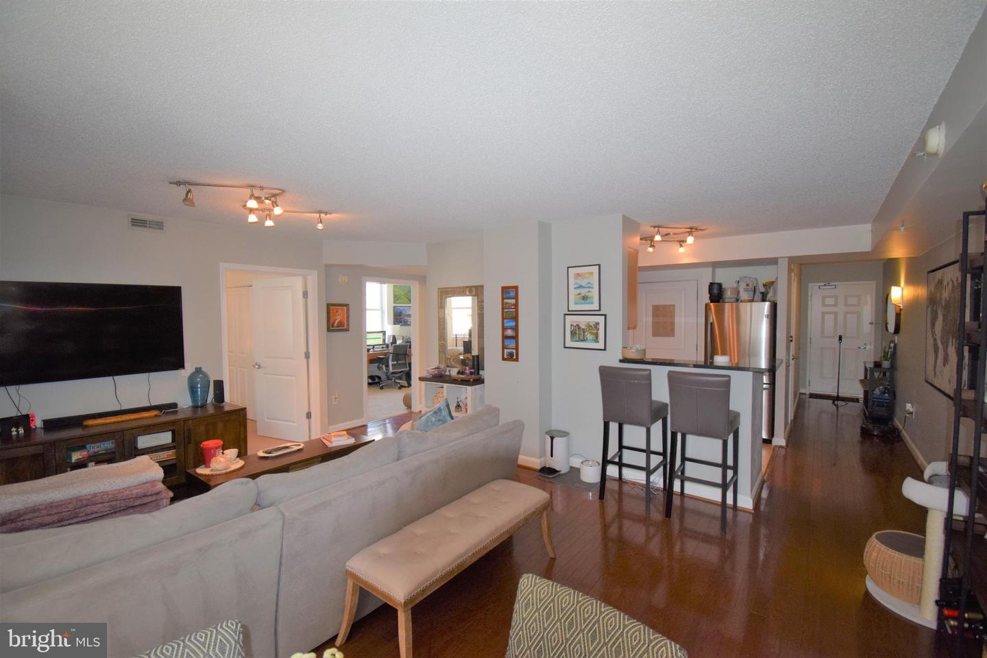 880 N Pollard St #824 Property Photo 4
