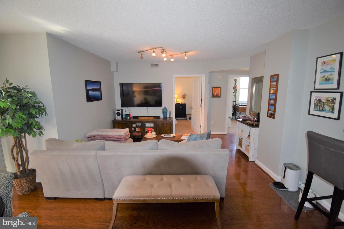 880 N Pollard St #824 Property Photo 23