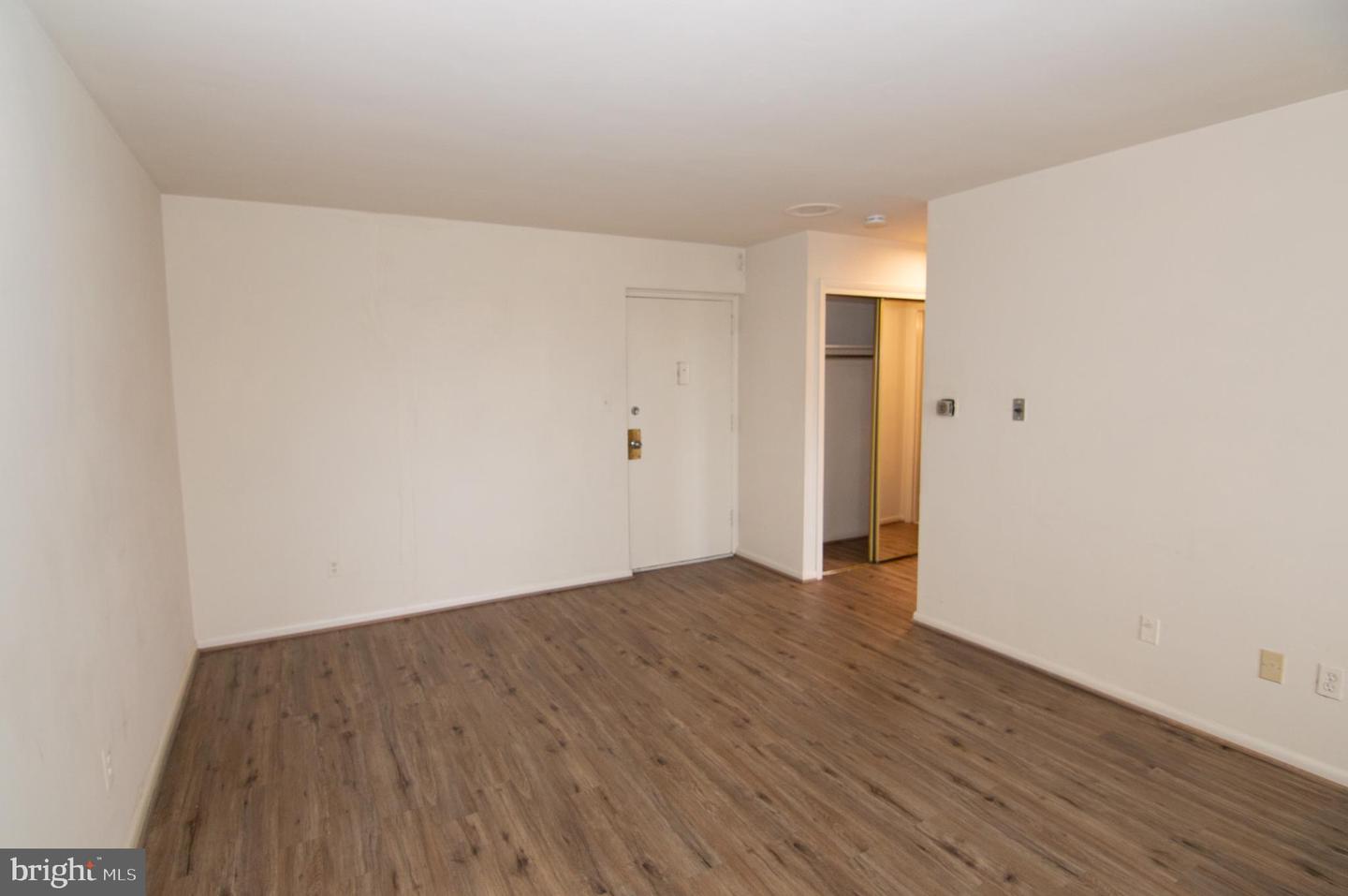 750 S Dickerson St #414 Property Photo 5