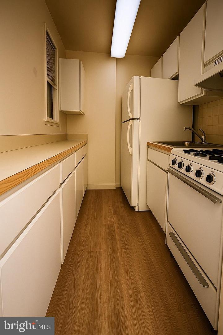 1121 Arlington Blvd #703 Property Photo 7