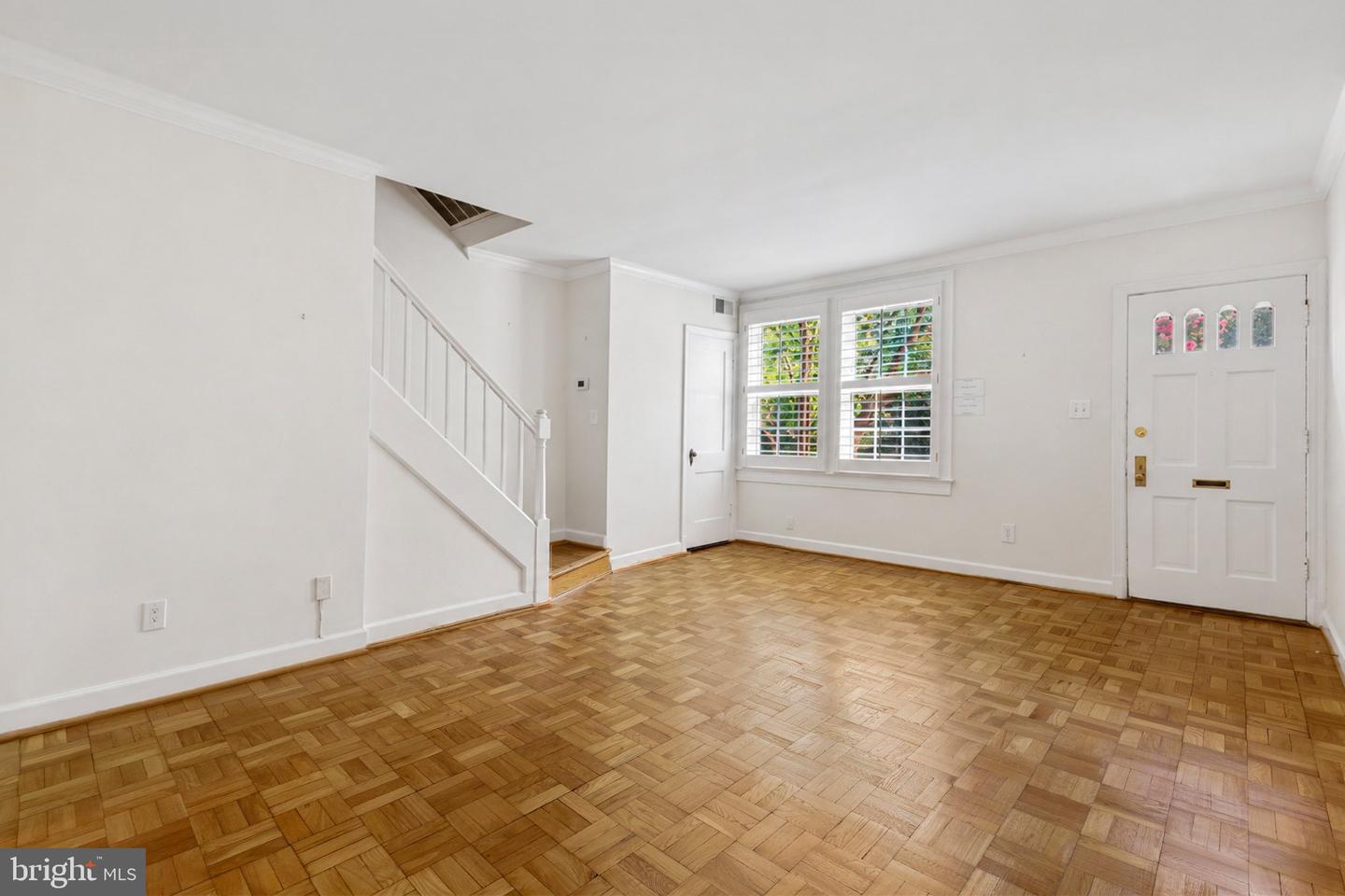 1401 S Edgewood St #500 Property Photo 8