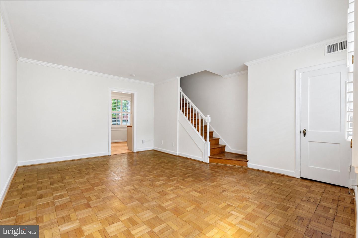 1401 S Edgewood St #500 Property Photo 9